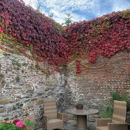 Bed and Breakfast De Stadswal